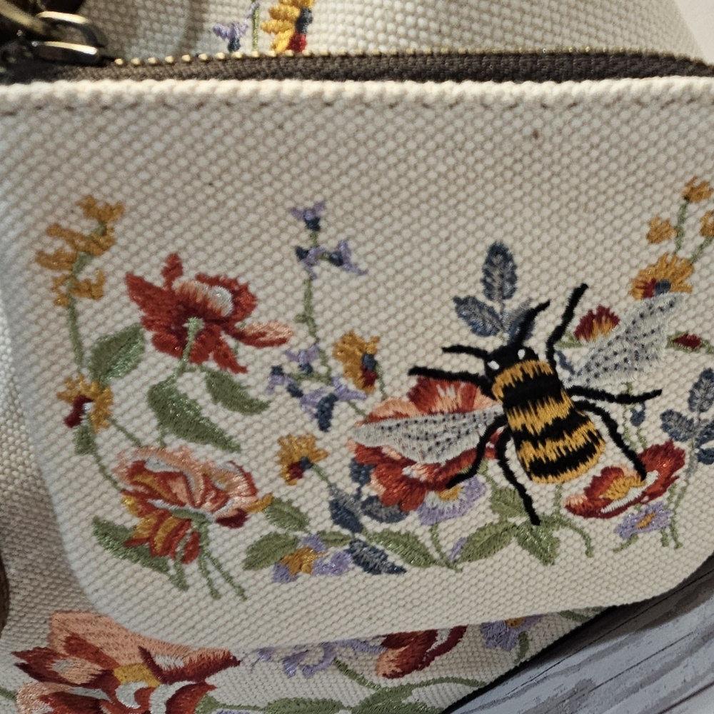 Patricia Nash Rhea Tote with Mini Cassini Wristlet Hangoff - Picture 10 of 13